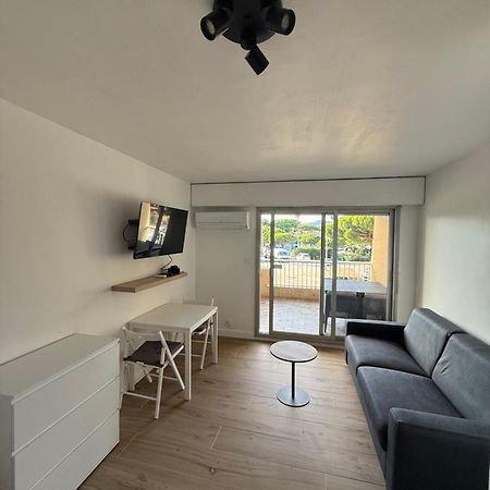 Apartmán Super Studio Climatise Sur Le Port De Hyères Exteriér fotografie