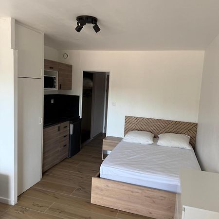 Apartmán Super Studio Climatise Sur Le Port De Hyères Exteriér fotografie