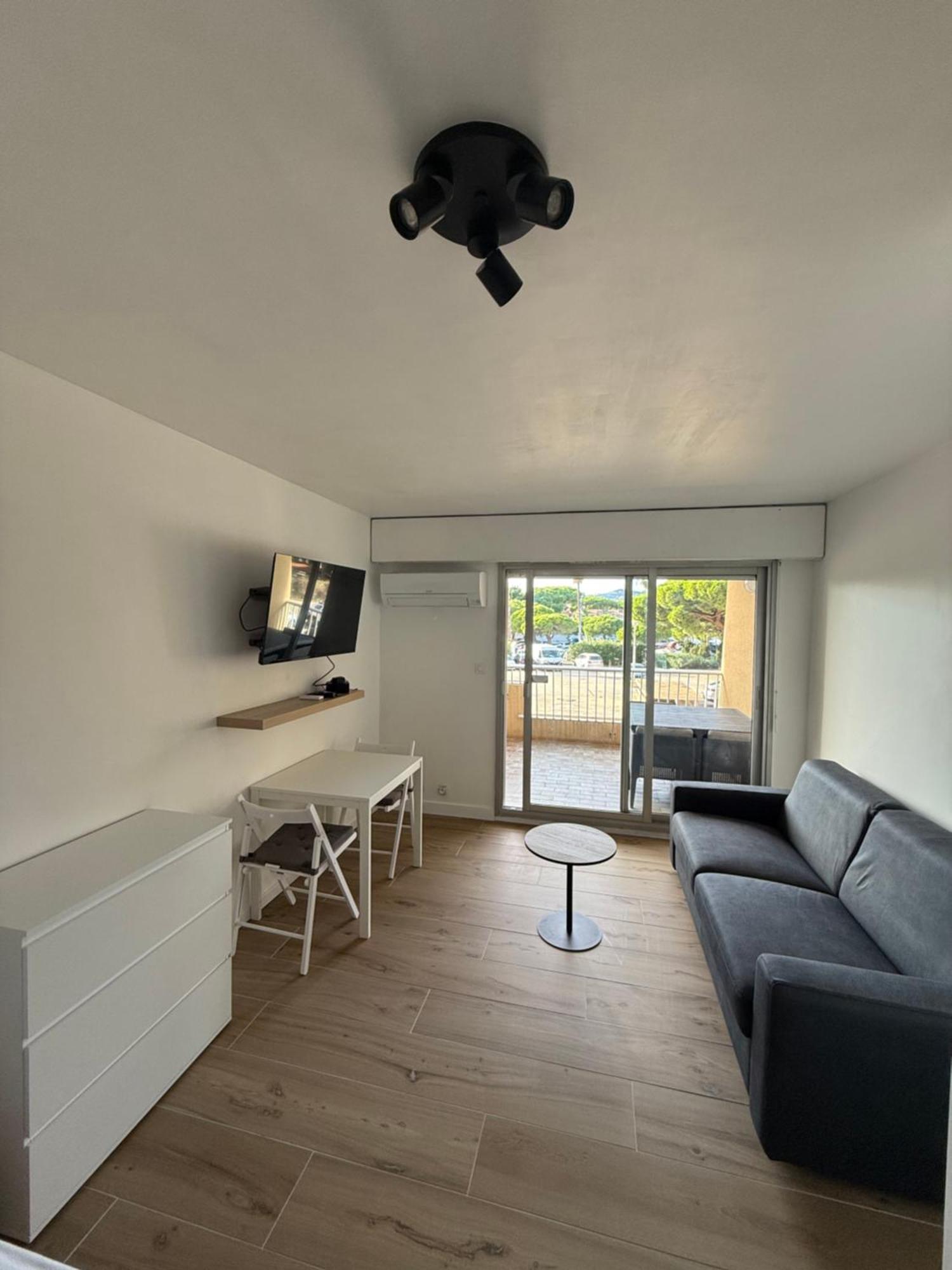 Apartmán Super Studio Climatise Sur Le Port De Hyères Exteriér fotografie