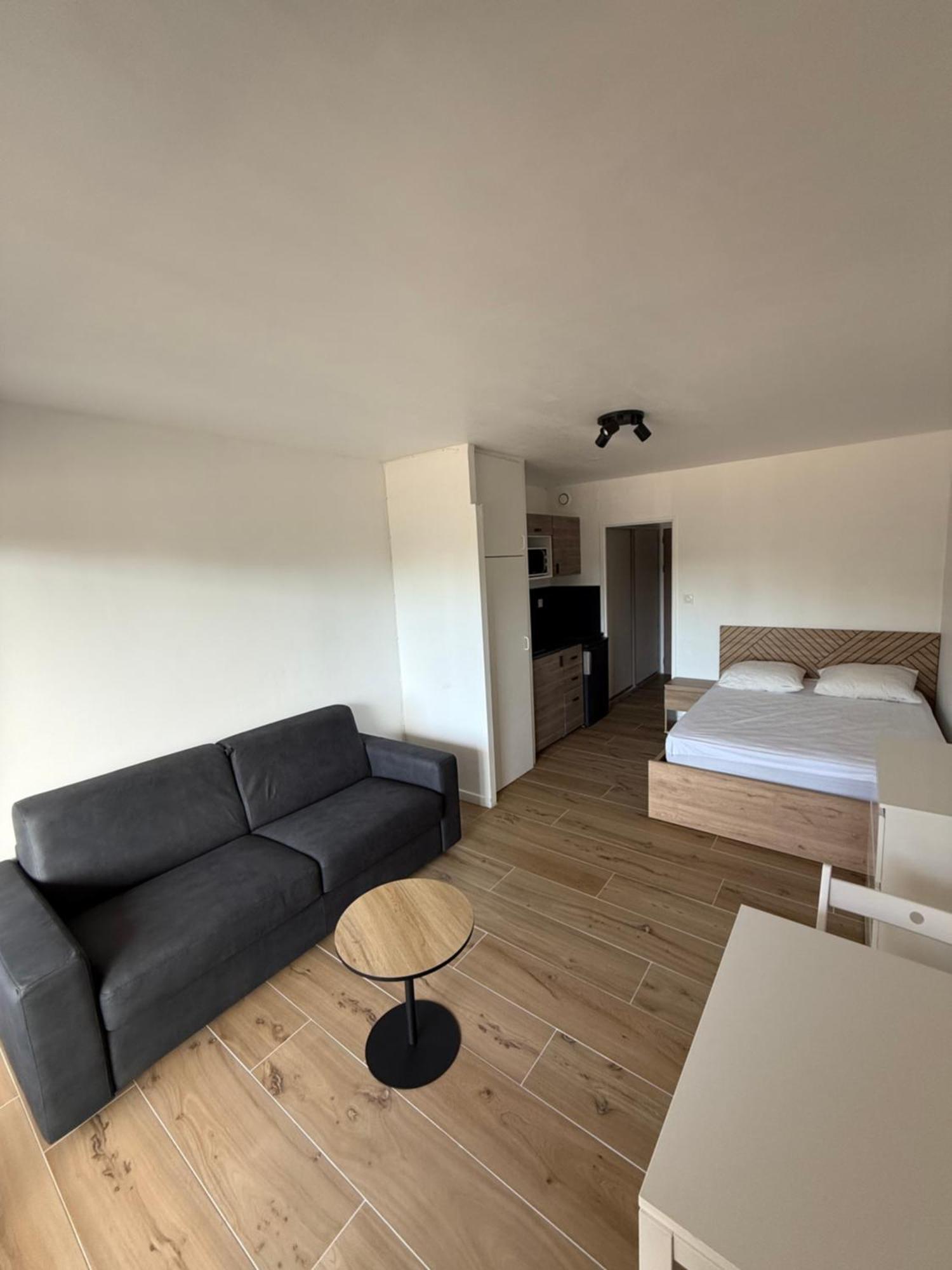 Apartmán Super Studio Climatise Sur Le Port De Hyères Exteriér fotografie